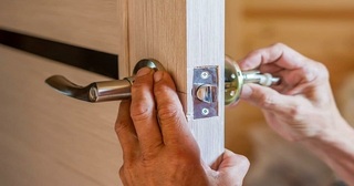 Установка и замена дверной ручки в Хабаровске от 278 руб. – Мастер24, монтаж фурнитуры, недорого
